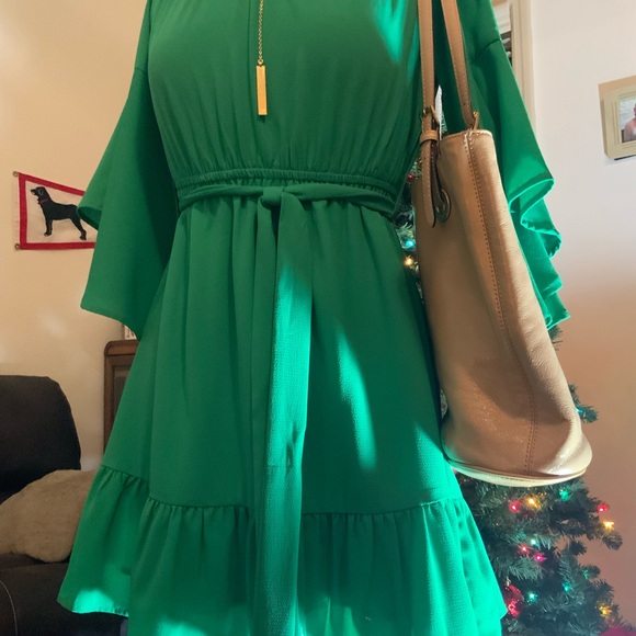 ee:some Solid Green Chiffon midiDress - Picture 3 of 9